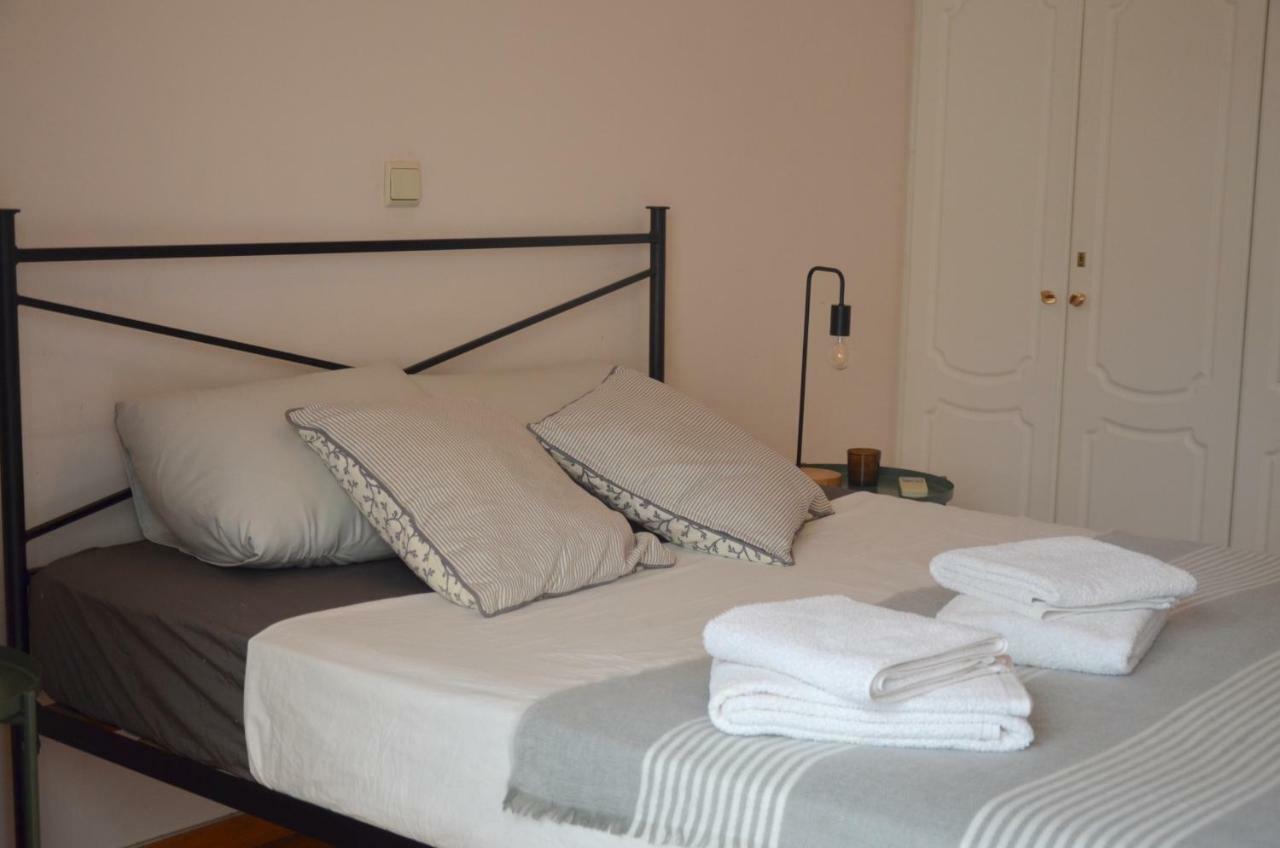 אתונה Retro Apartment At Trendy Exarcheia מראה חיצוני תמונה