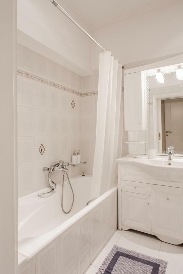 אתונה Retro Apartment At Trendy Exarcheia מראה חיצוני תמונה