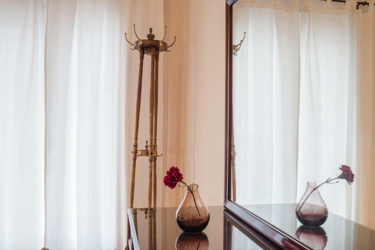 אתונה Retro Apartment At Trendy Exarcheia מראה חיצוני תמונה